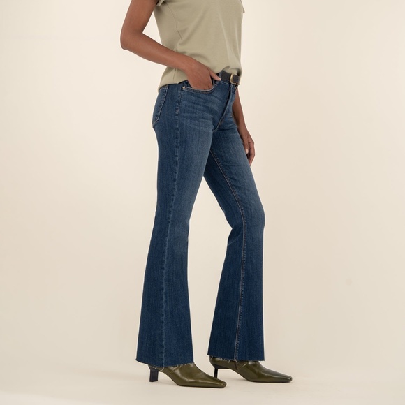 Kut from the Kloth Stella High Rise Flare Size 4 / Intriguing W/Dark Base Wash - Picture 1 of 3